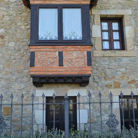 Casa Rural Noriega Entre Oyambre Y Comillas 컨트리하우스 *